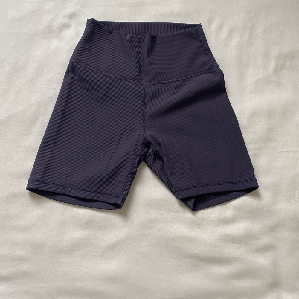 Wilo Women's Navy Blue Bike Shorts - Picture 2 of 3